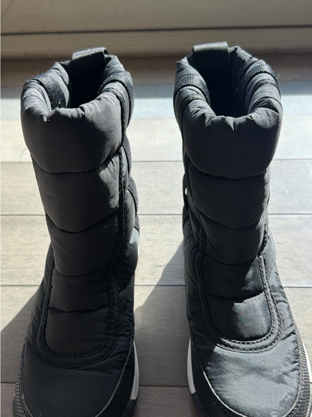 Girlās Black Puffer Winter Boots - Insulated Slip-On